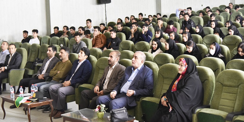 کارگاه آموزشی سواد رسانه و فضای مجازی در دانشگاه شهرکرد