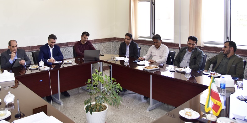 نشست هم اندیشی معاون آموزشی و تحصیلات تکمیلی دانشگاه شهرکرد با اعضای شورای آموزشی و پژوهشی دانشکده ادبیات و علوم انسانی 